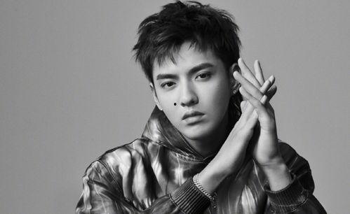 男明星娱乐圈吃瓜图片